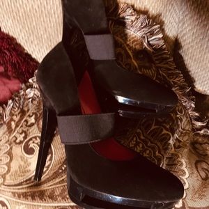 GORGEOUS BLACK CUT OUT PLATFORM STILETTO HEELS